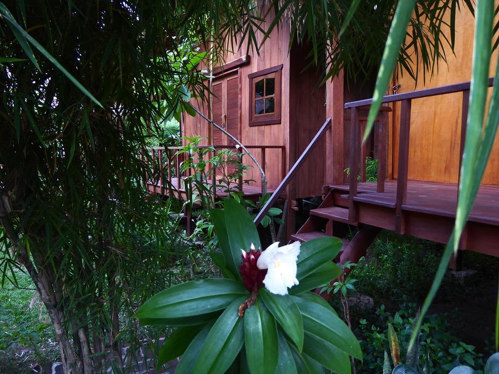 Shibui Garden Bungalows And Restaurant Tanjung  ภายนอก รูปภาพ